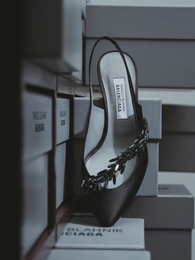 Balenciaga x Manolo Blahnik: así luce la nueva colección de los gigantes de la moda 6 SLIDE 2