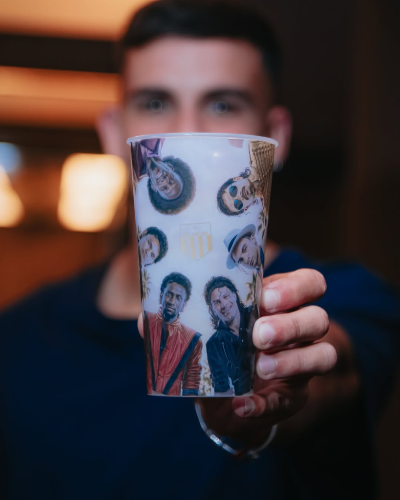 Alianza Lima lanza vasos coleccionables inspirados en Mario Bros y Michael Jackson 3 Vaso de alianza lima inspirados en Michael Jackson