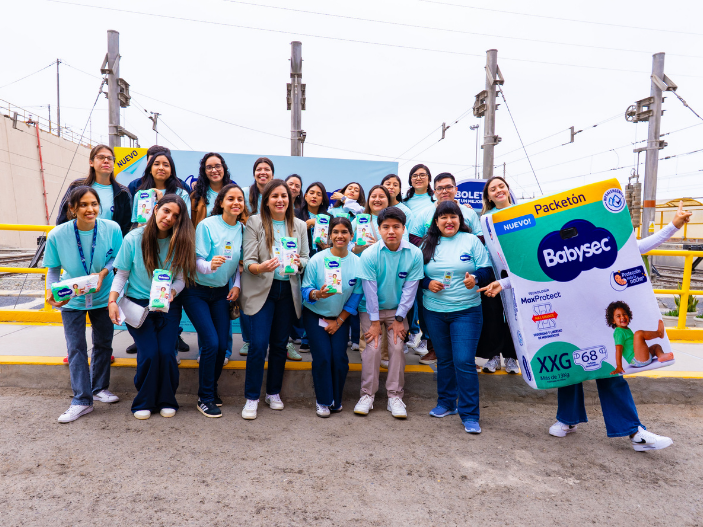 Babysec lleva el cuidado infantil a la Línea 1 del Metro de Lima con activación de su nuevo pañal Talla Completa 3 Babysec