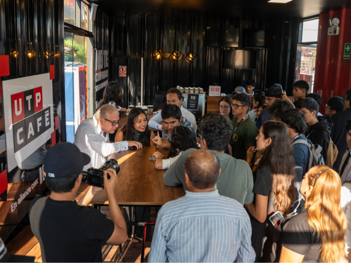 UTP Café conecta a estudiantes con líderes globales para impulsar su futuro profesional 2 UTP Café
