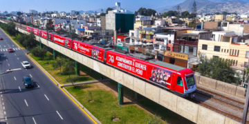 SIDERPERU Celebra 70 Años con campaña "El acero que llevamos dentro" en la Línea 1 del Metro de Lima 3 BeFunky collage 71