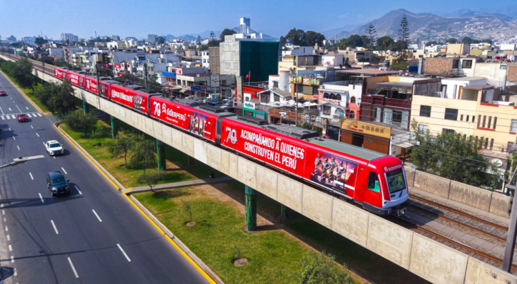 SIDERPERU Celebra 70 Años con campaña "El acero que llevamos dentro" en la Línea 1 del Metro de Lima 1 BeFunky collage 71