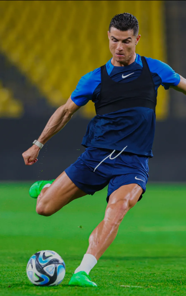 Cristiano Ronaldo revela su “edad real” en esta campaña de WHOOP.