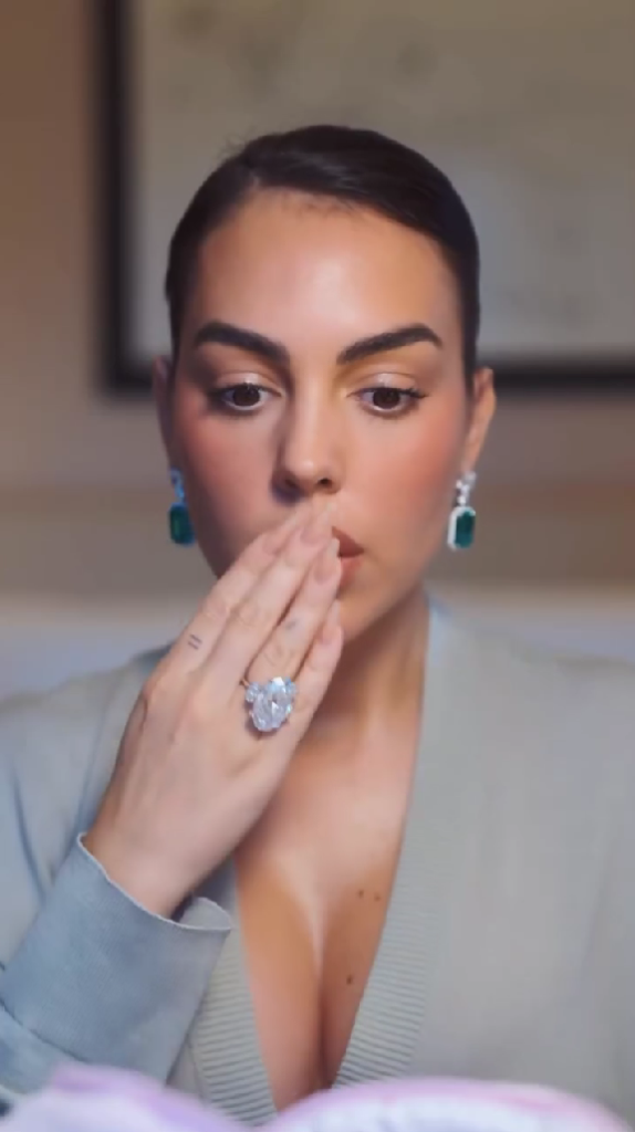 Georgina Rodríguez revela sus esenciales para un día de partido en nueva campaña de Uber Eats 4 Captura de pantalla 2026 06 19 161642
