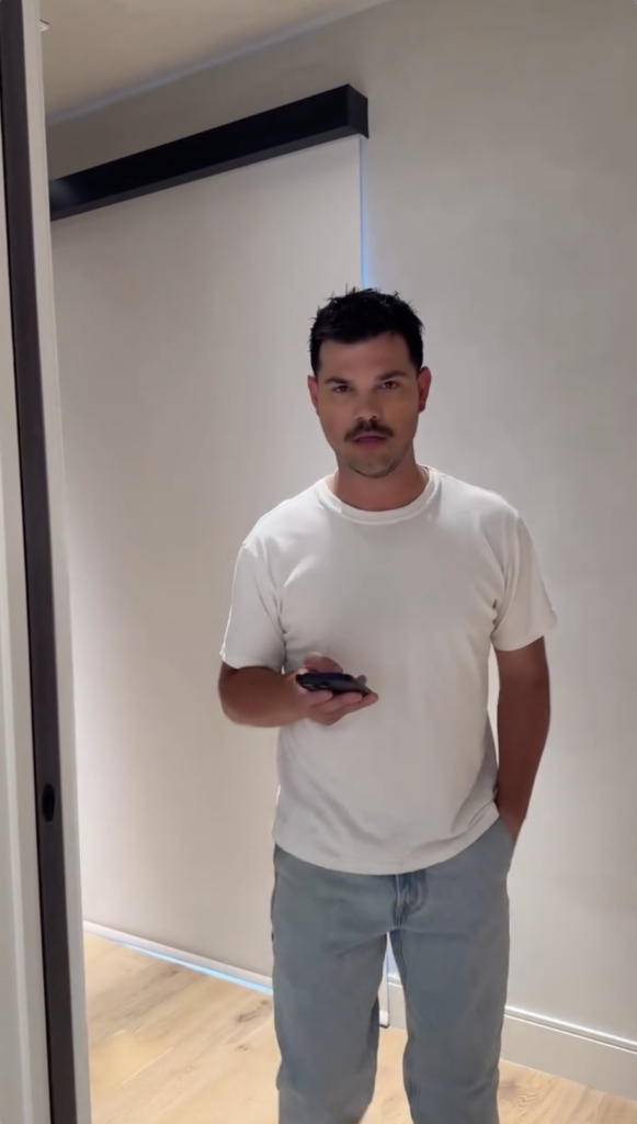 CeraVe convierte la coincidencia de los Taylor Lautner en una campaña para su dúo de skincare 3 CeraVe convierte la coincidencia de los Taylor Lautner en una campaña para su dúo de skincare.