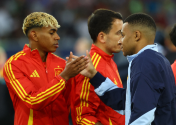 Mbappé y Lamine Yamal lideran el ranking de futbolistas con más registros de marca. Foto: REUTERS/Kai Pfaffenbach