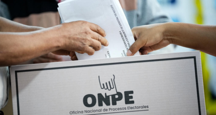 Segunda vuelta en Perú: las búsquedas que lideran el interés de los votantes en Google. Foto: Reuters/Ángela Ponce