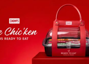 Chomps lanza una cartera en forma de envase de pollo