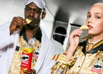 Pringles crea una pijama para quienes ven fútbol de madrugada