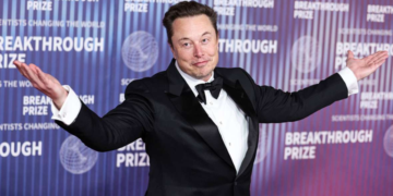 Elon Musk se convierte en el primer billonario del mundo tras el debut bursátil de SpaceX 3 Elon Musk se convierte en el primer billonario del mundo tras el debut bursátil de SpaceX. Foto: Xavier Collin/Image Press Agency/Sipa USA