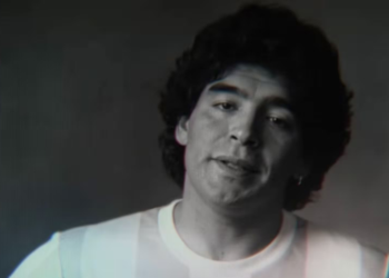 La IA revive a Diego Maradona en un anuncio de apuestas y desata polémica por su mensaje