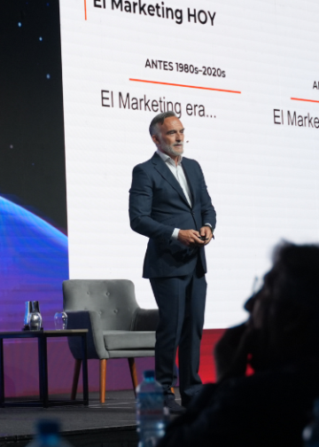 MercadoNegro 31 Ángel Bonet: “La inteligencia artificial puede devolverle al marketing el lugar que perdió”