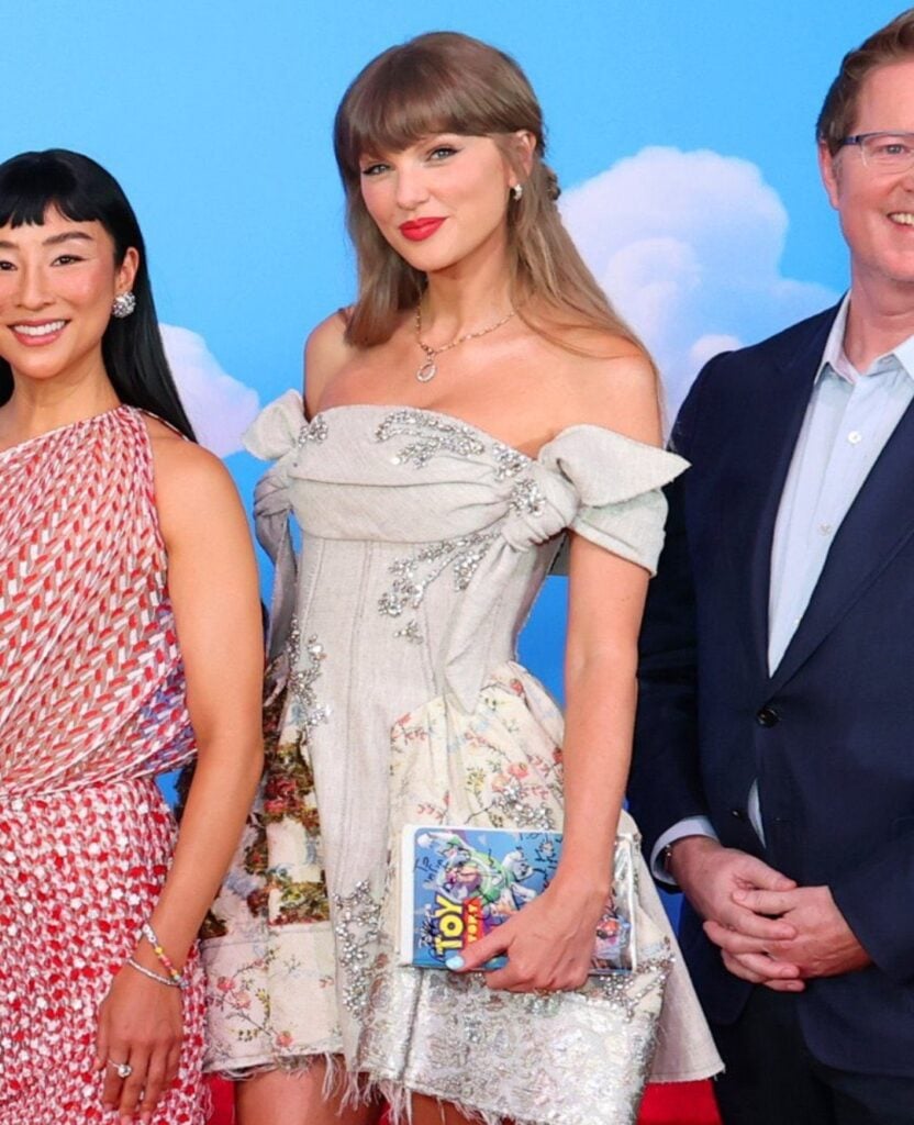Toy Story 5: cómo Disney convirtió a Taylor Swift en su embajadora no oficial 8 HKa5tOuXoAA6U6C 1
