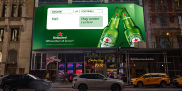 Heineken crea una campaña OOH que explica las jergas más populares del fútbol 2 Heineken 1