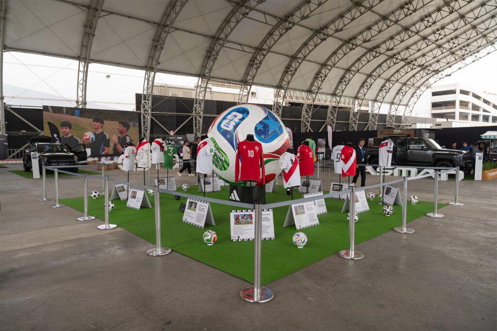Kia Perú y Bombai convierten el Mundial en un showroom de más de 2000 m² 2 KIA Convexia 19 imagen editada 1