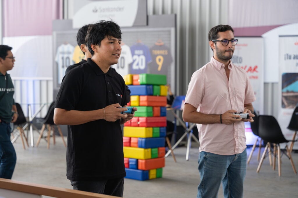 Kia Perú y Bombai convierten el Mundial en un showroom de más de 2000 m² 5 KIA Convexia 38 1