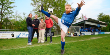 ESPN recrea el icónico calentamiento de Maradona para celebrar el fútbol amateur 3 ESPN recrea el mítico calentamiento de Maradona en una campaña que celebra el fútbol amateur