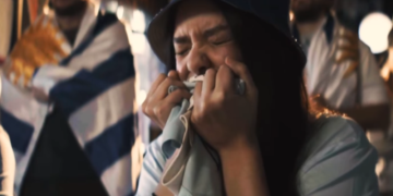 Esta campaña convierte las contradicciones uruguayas en una declaración de amor a "La Celeste" 2 La AUF lanza “Contradicciones”, una campaña que utiliza las paradojas de la cultura uruguaya para celebrar la identidad y la pasión por la Celeste.