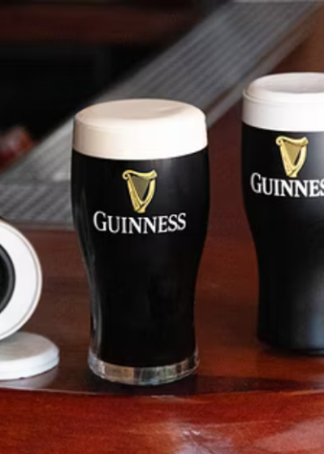 MercadoNegro 25 Guinness lanza binoculares inspirados en su icónica pinta para el Mundial 2026