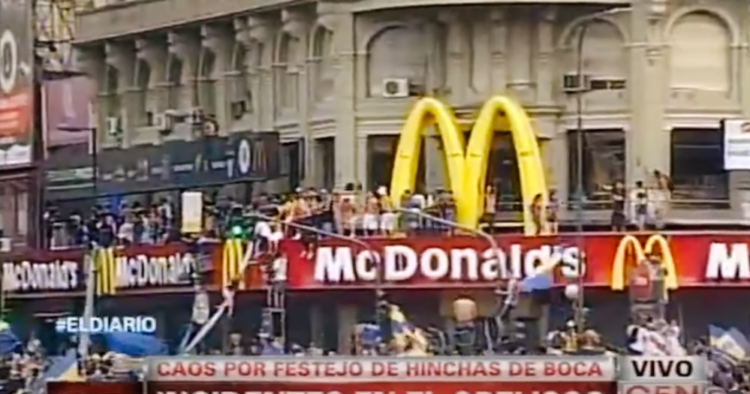 McDonald’s lanza campaña en Nueva York para recibir a hinchas argentinos durante el Mundial 2026 1 McDonald’s lanza campaña en Nueva York para recibir a hinchas argentinos durante el Mundial 2026