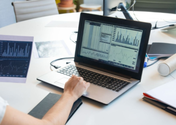 Del reporte manual al monitoreo en tiempo real: cómo la tecnología está transformando el punto de venta