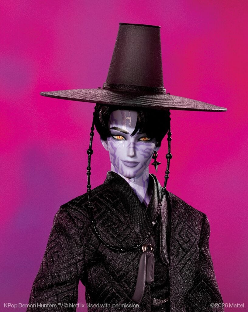 Kpop Demon Hunters: Mattel lanza muñeco inspirado en Jinu, líder de los Saja Boys 4 Winner of the Mattel Creations Revealed fan vote Demon Jinu in his Your Idol outfit and hes 2