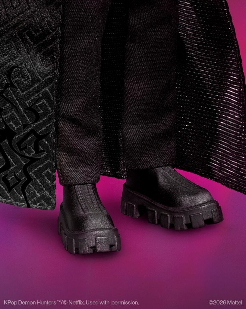 Kpop Demon Hunters: Mattel lanza muñeco inspirado en Jinu, líder de los Saja Boys 5 Winner of the Mattel Creations Revealed fan vote Demon Jinu in his Your Idol outfit and hes 3