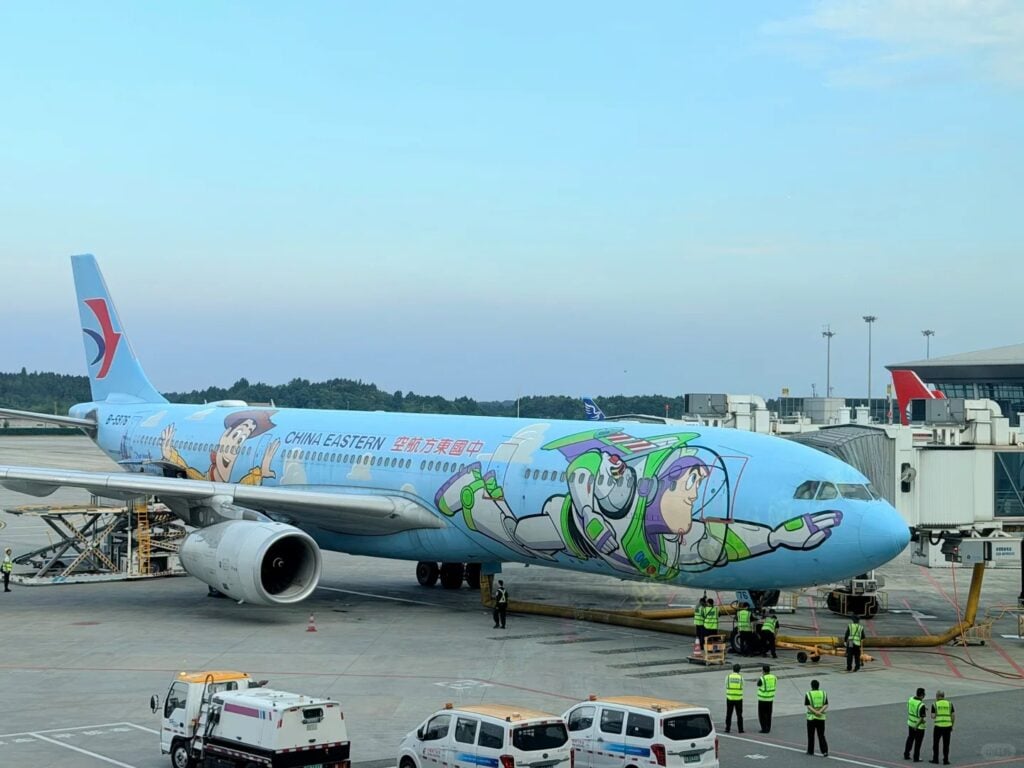 Toy Story 5 despega más allá del cine: China Eastern convirtió un avión en parte de la película