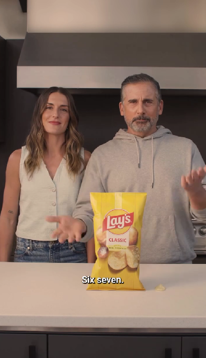 Steve Carell bromeó con un 6-7 para España vs. Cabo Verde en campaña de Lay's 3 Steve Carell bromeó con un 6-7 para España vs. Cabo Verde en campaña de Lay’s.