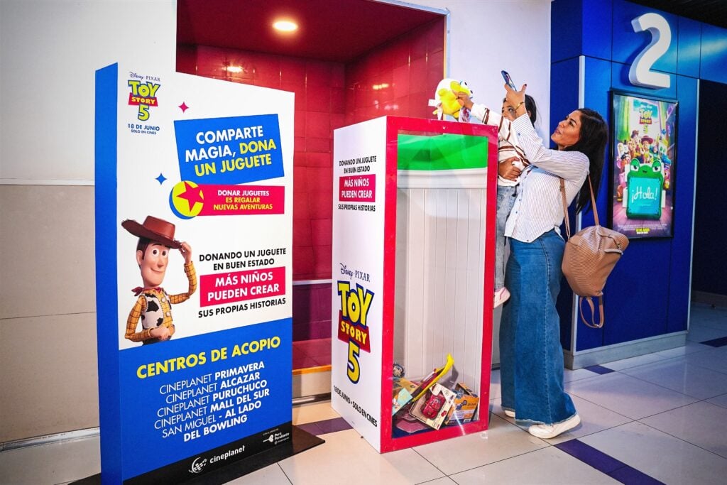 Cinecolor, Cineplanet y Perú Pendiente impulsan donación de juguetes durante el estreno de Toy Story 5 2 donación de juguetes
