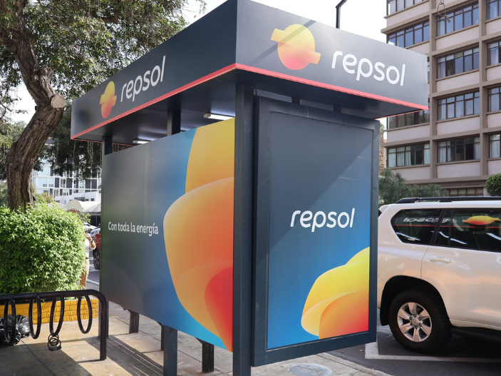 Repsol transforma paraderos en puntos de energía para transeúntes 3 paraderos con cargadores