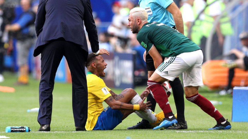 De rivales a "roomies": Neymar Jr. y Miguel Layun se reencuentran en spot mundialista 4 image 21
