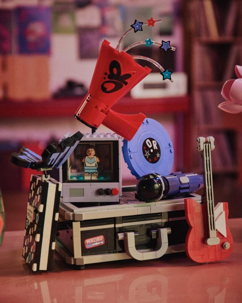 Set de Lego inspirado en la cantante Olivia Rodrigo. 
