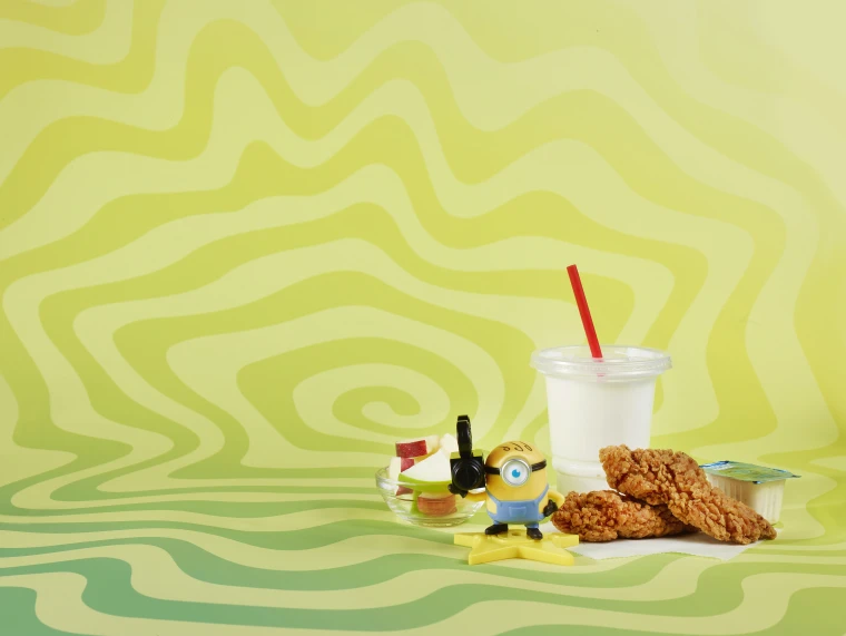 Wendy's se llena de Minions: así es el menú inspirado en la nueva película 5 wendys minions kids meal eb 260608 ee75df