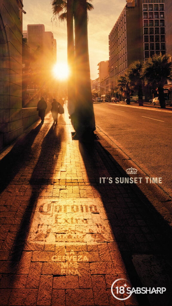 "Sun Shadows": Corona convierte las sombras del atardecer en publicidad OOH 2 1