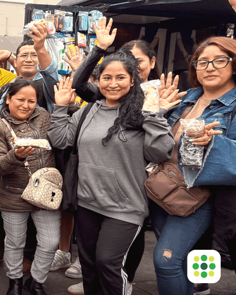 Día del Panetón: peruanos se unieron para cantar "Feliz Cumpleaños" al Panetón Tottus 3 1080x1350 Carrete 4 1