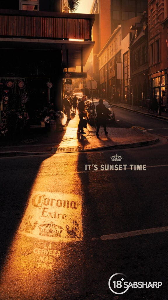 "Sun Shadows": Corona convierte las sombras del atardecer en publicidad OOH 4 2