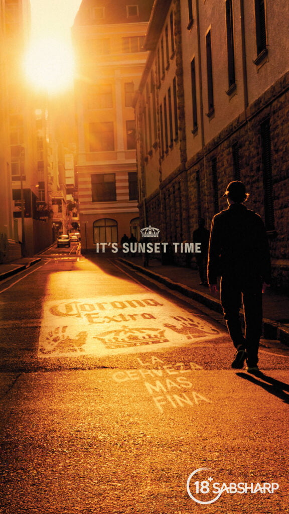 "Sun Shadows": Corona convierte las sombras del atardecer en publicidad OOH 3 Corona convierte las sombras del atardecer en publicidad OOH.