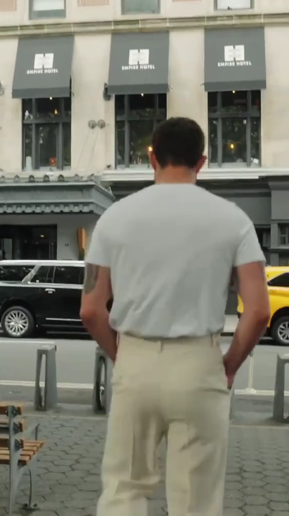 The Empire Hotel trae de regreso a Chuck Bass para reconectar con los fans de Gossip Girl 3 Captura de pantalla 2026 07 30 171404