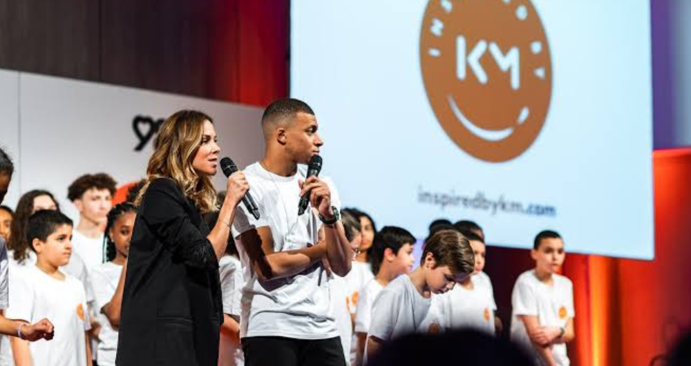 ¿Sabías que Kylian Mbappé impulsó un colegio y una cancha de fútbol en Perú? 2 Diseno 2026 07 13T140343.584