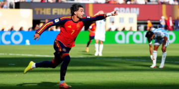 Ferran Torres dispara un 7.500% las búsquedas de su camiseta tras darle el Mundial a España 4 Ferran Torres dispara un 7.500% las búsquedas de su camiseta tras darle el Mundial a España. Foto: EP.