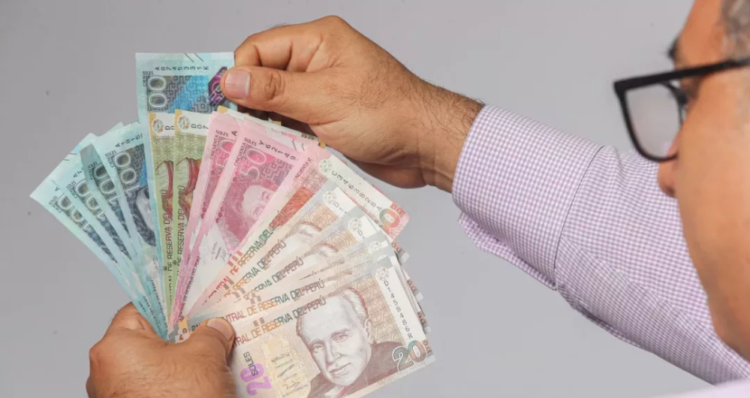 ¿Cuánto esperan ganar los peruanos? La pretensión salarial alcanzó su mayor nivel del año en junio