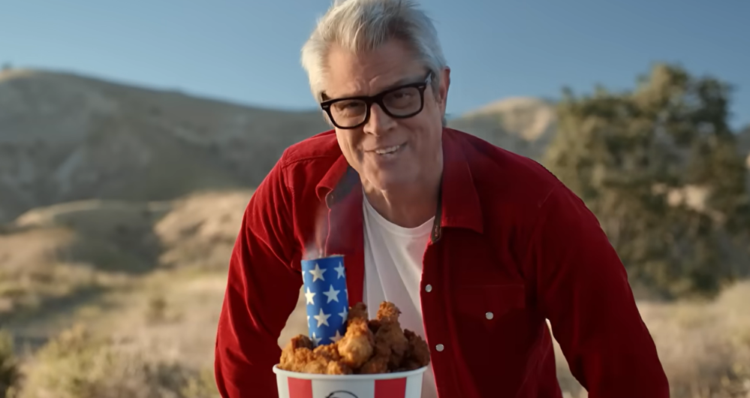 KFC y Johnny Knoxville promueven el uso seguro de fuegos artificiales en EE. UU. 1 KFC y Johnny Knoxville promueven el uso seguro de fuegos artificiales en EE. UU.