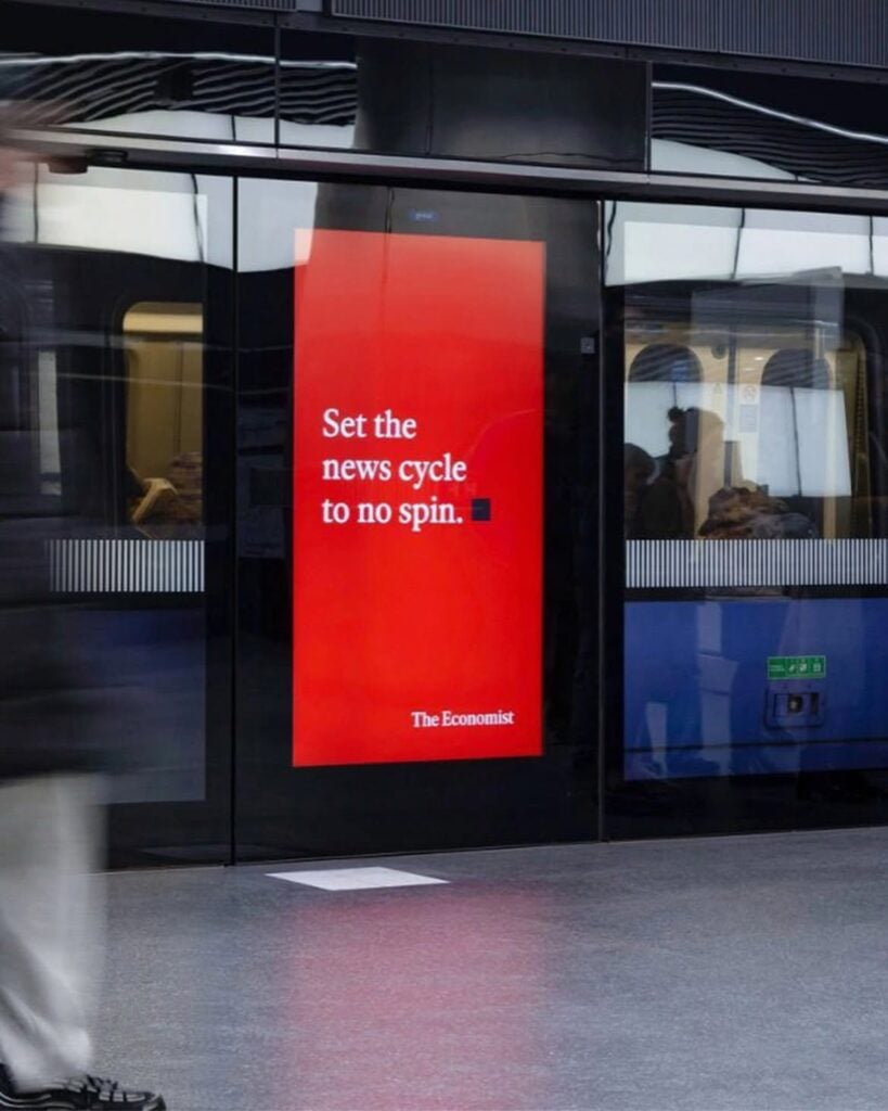 The Economist cuestiona el uso de la IA con provocadoras frases en vallas publicitarias 3 FOTO VERTICIAL
