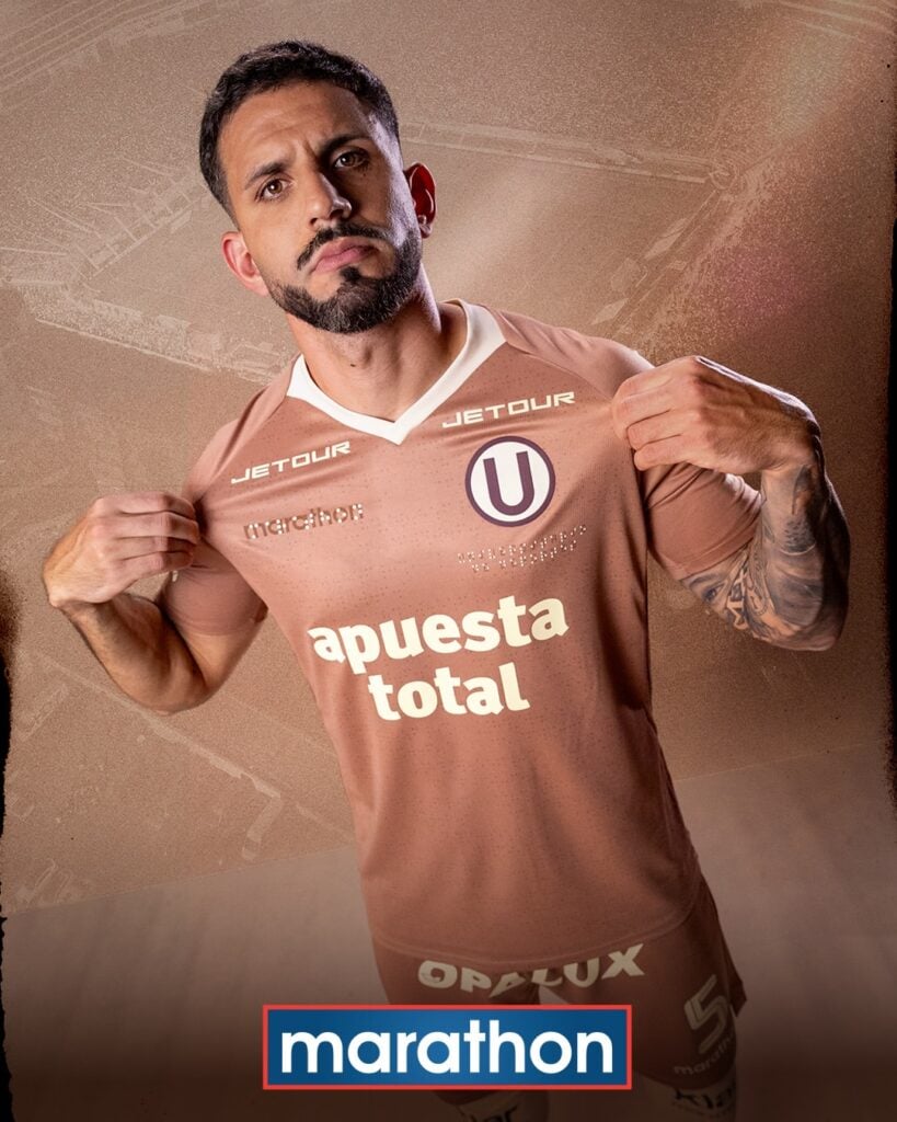 Universitario de Deportes presenta camiseta con detalles en sistema braille.