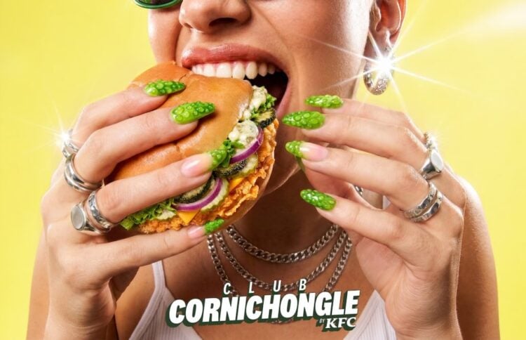 KFC lanza uñas postizas inspiradas en los pepinillos de sus hamburguesas 1 KFC