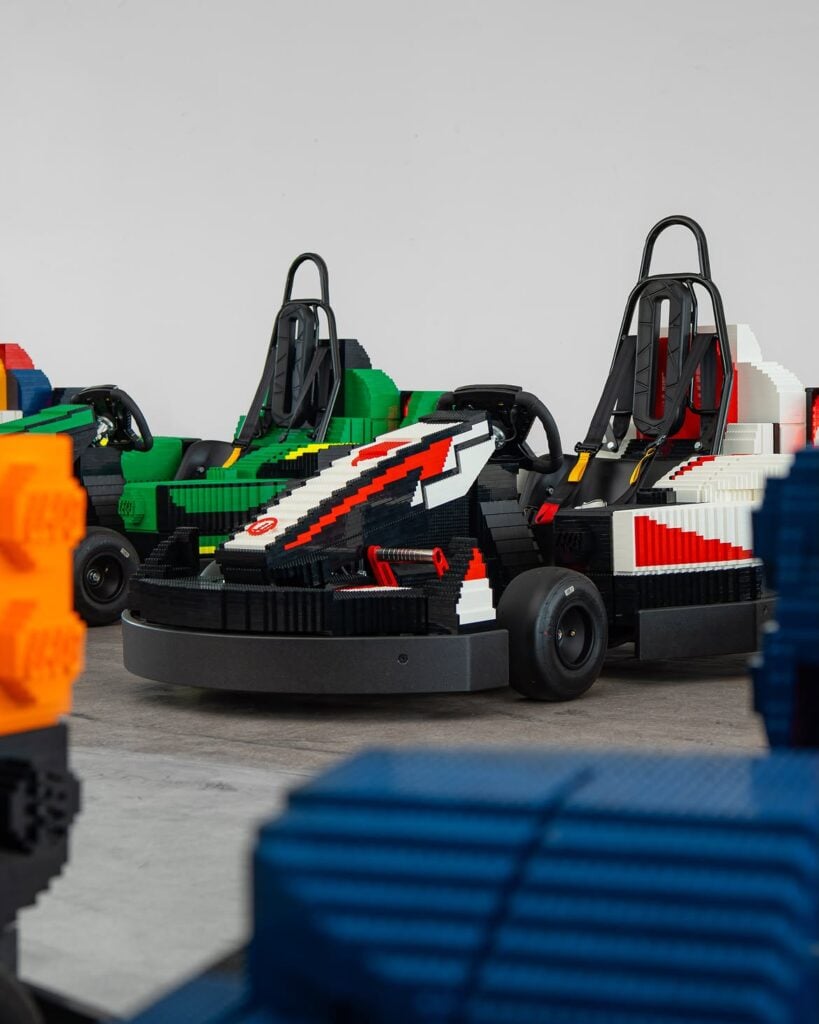 Pilotos de la F1 conducirán 22 miniautos LEGO en el desfile previo al Gran Premio de Gran Bretaña 3 Pilotos de la F1 conducirán 22 miniautos LEGO en el desfile previo al Gran Premio de Gran Bretaña.