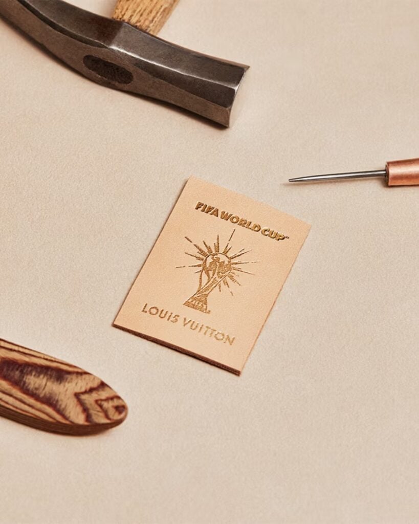 Louis Vuitton crea lujoso cofre para llevar el trofeo del Mundial 2026 a la final 5 La Copa del Mundo ya tiene outfit para la final.Louis Vuitton creo el cofre oficial que transpor