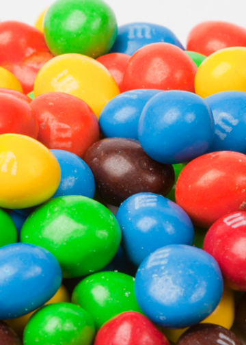 MercadoNegro 25 M&M’s despide temporalmente dos colores de su golosina