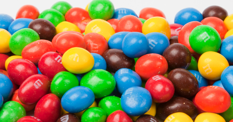 M&M’s retirará temporalmente dos colores de sus golosinas por presión regulatoria en Estados Unidos 1 M&M’s despide temporalmente dos colores de su golosina